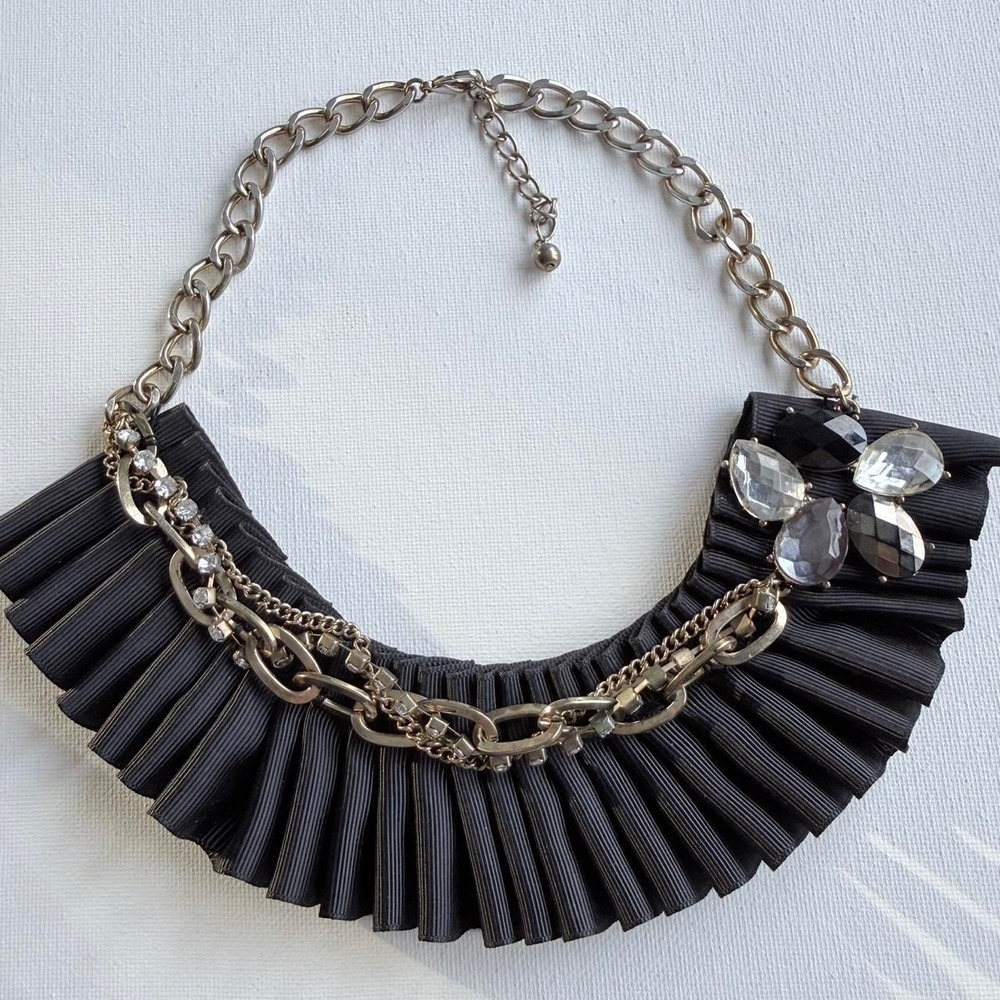 Unique vintage collar type necklace